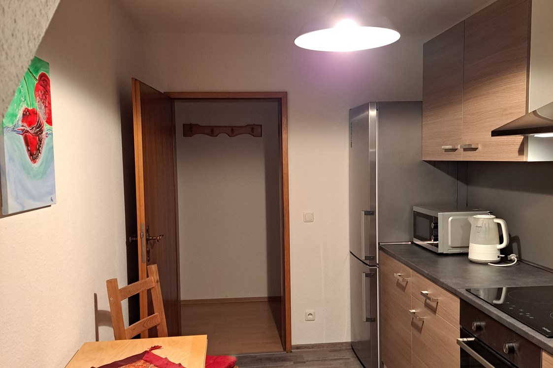 Monteurzimmer: Vollständig eingerichtete Küche mit Backofen Mikrowelle etc  - Haus Andries