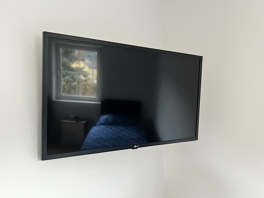 Monteurzimmer: Flat Screen mit Smart TV - Wochenzimmer - Premium Apartments für Monteure und Projektteams
