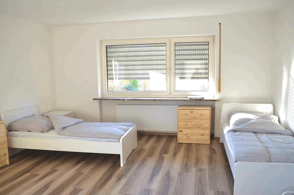 Monteurzimmer: Monteurvermietung Holzhäuer 