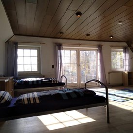 Monteurzimmer: Zimmer mit großem Balkon - Monteurunterkunft Lindern 