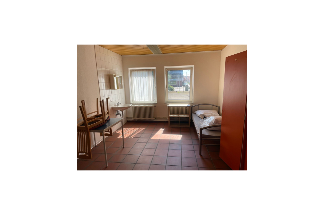 Monteurzimmer: Zimmer mit eigenem Waschbecken - Monteurunterkunft Lindern 
