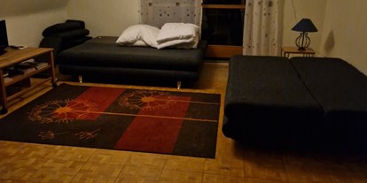 Monteurwohnung - Zimmertyp: Doppelzimmer - Sulzbach am Main - Wohn-/Schlafzimmer - Wohnung für Monteure bei AB