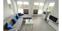 Monteurwohnung - Zimmertyp: Doppelzimmer - Jettingen-Scheppach - Wohn- und Esszimmer - Ferienwohung Hanna, 3 Zimmer, Küche, Bad
