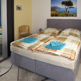Monteurzimmer: Doppelbettzimmer - Ferienwohnung Tischer