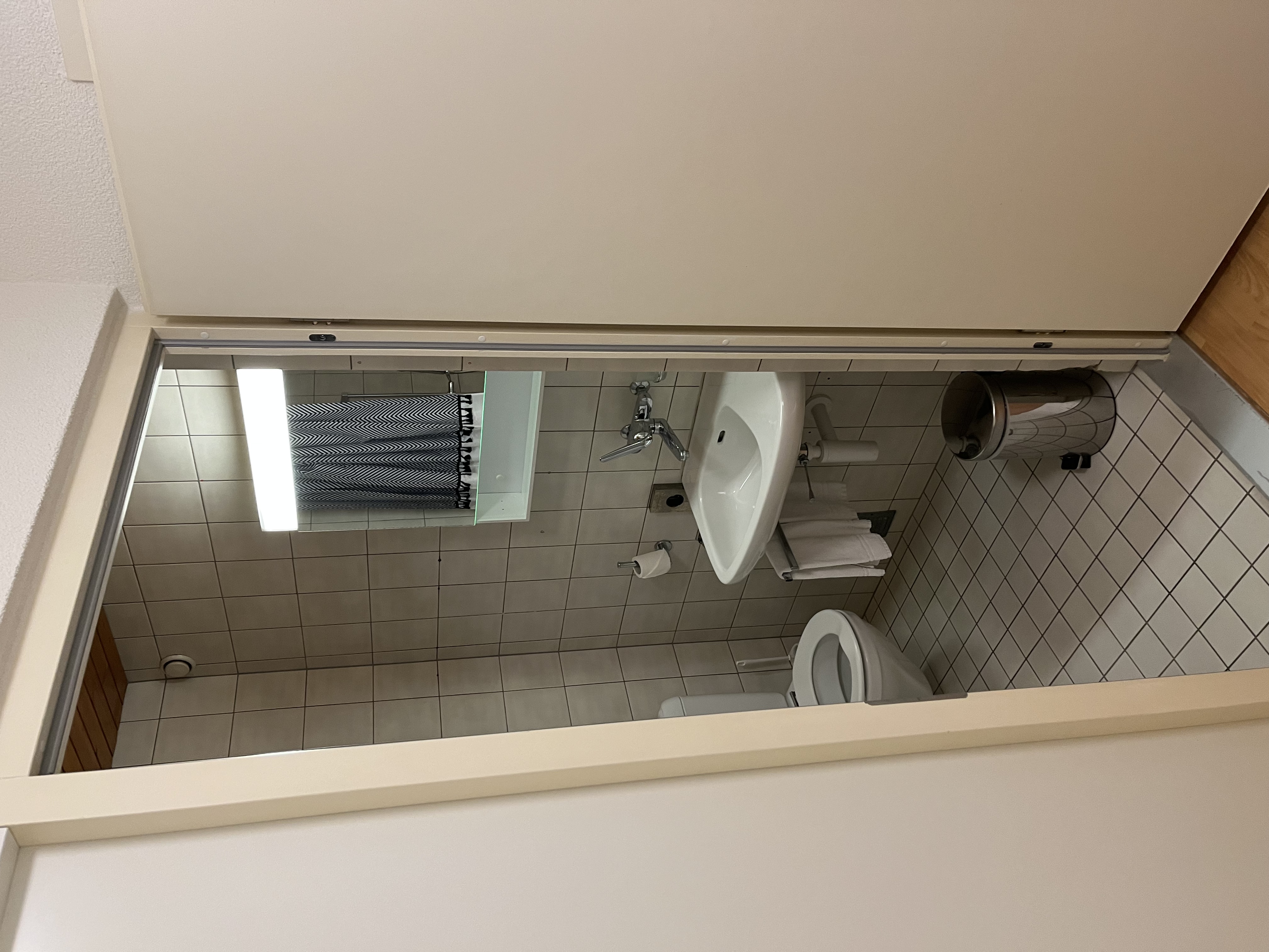 Monteurwohnung - Zimmertyp: Einzelzimmer - Deitingen - HoStel Self Check-In Solothurn