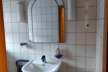 Monteurzimmer: Gäste WC - Karl Brand