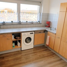 Monteurwohnung: Komplett ausgestattet Küche mit Waschmaschine  - Monteurwohnung-Nieheim 