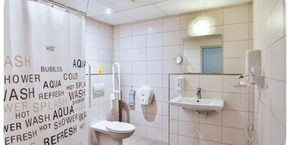 Monteurwohnung - Muggensturm Gaggenau - barrierefreies Badezimmer - Gästehaus und Monteurzimmer Karlsruhe
