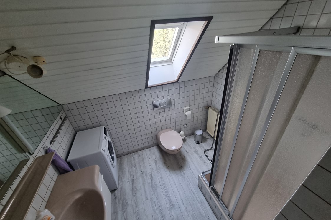 Monteurzimmer: Badezimmer erste Wohnung - Monteurzimmer Meckenheim