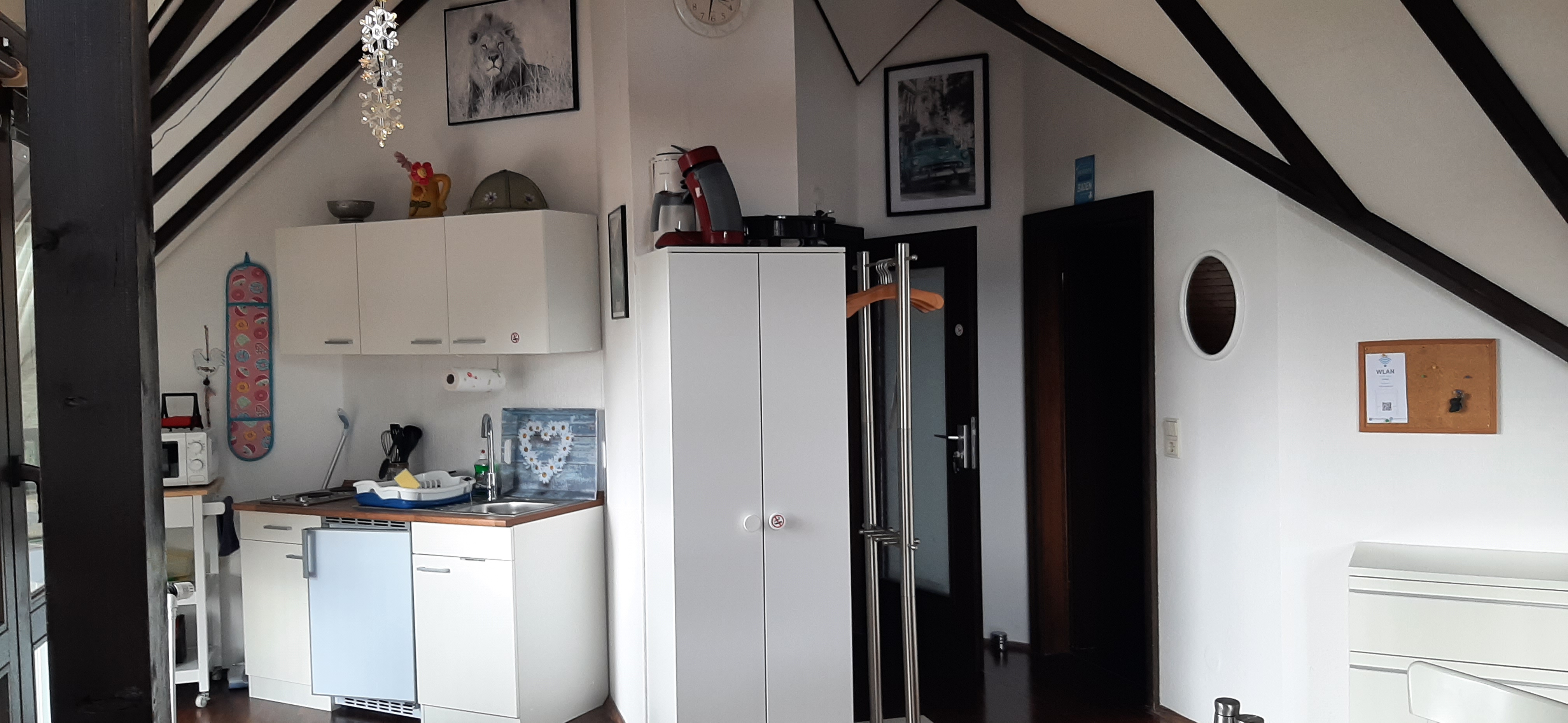 Monteurzimmer: Wohnzimmer Küchenansicht zweite Wohnung - Monteurzimmer Meckenheim