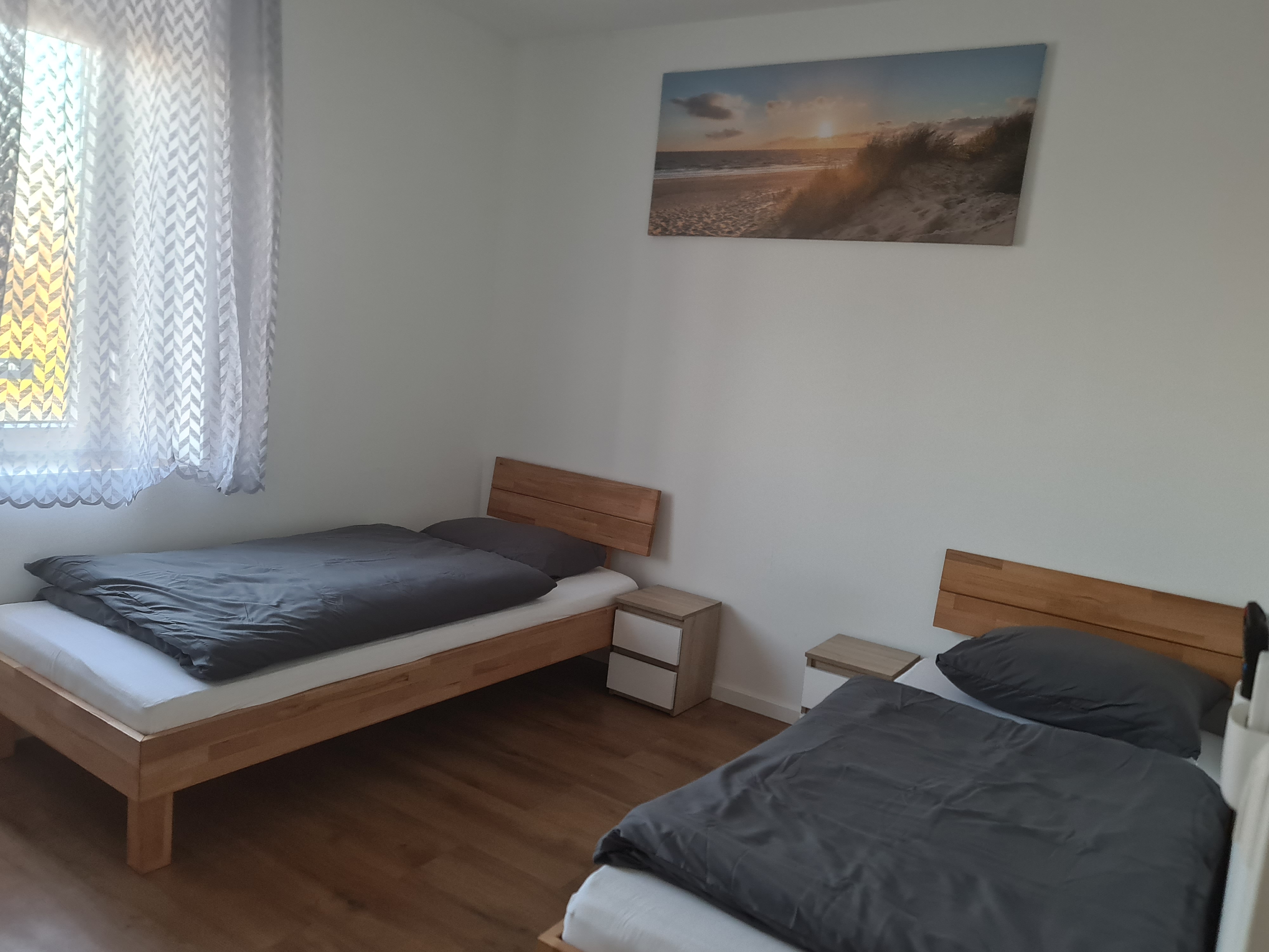 Monteurzimmer: Monteurzimmer Apartment am Bahnsteig