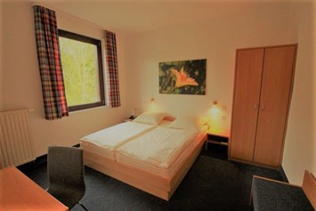 Monteurzimmer: Doppelzimmer im Gästehaus - Gästehaus Waldeslust 