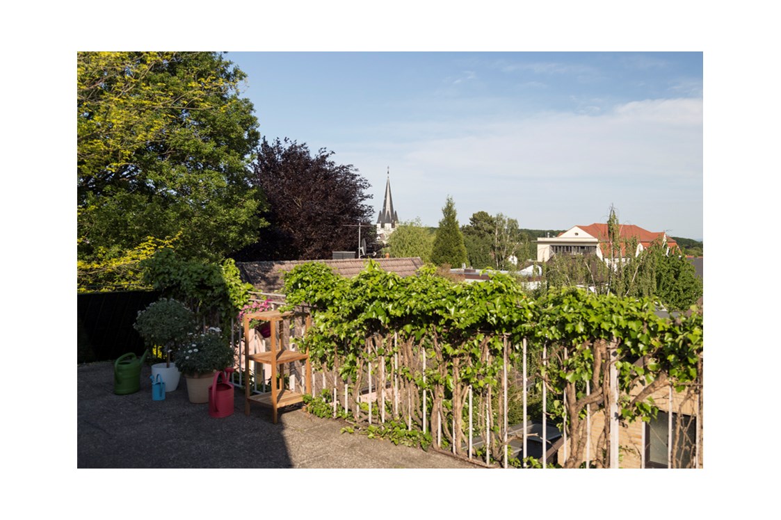 Monteurzimmer: Blick von der Terasse im Dachgeschoss - Monteurzimmer in Bad Homburg/Kirdorf