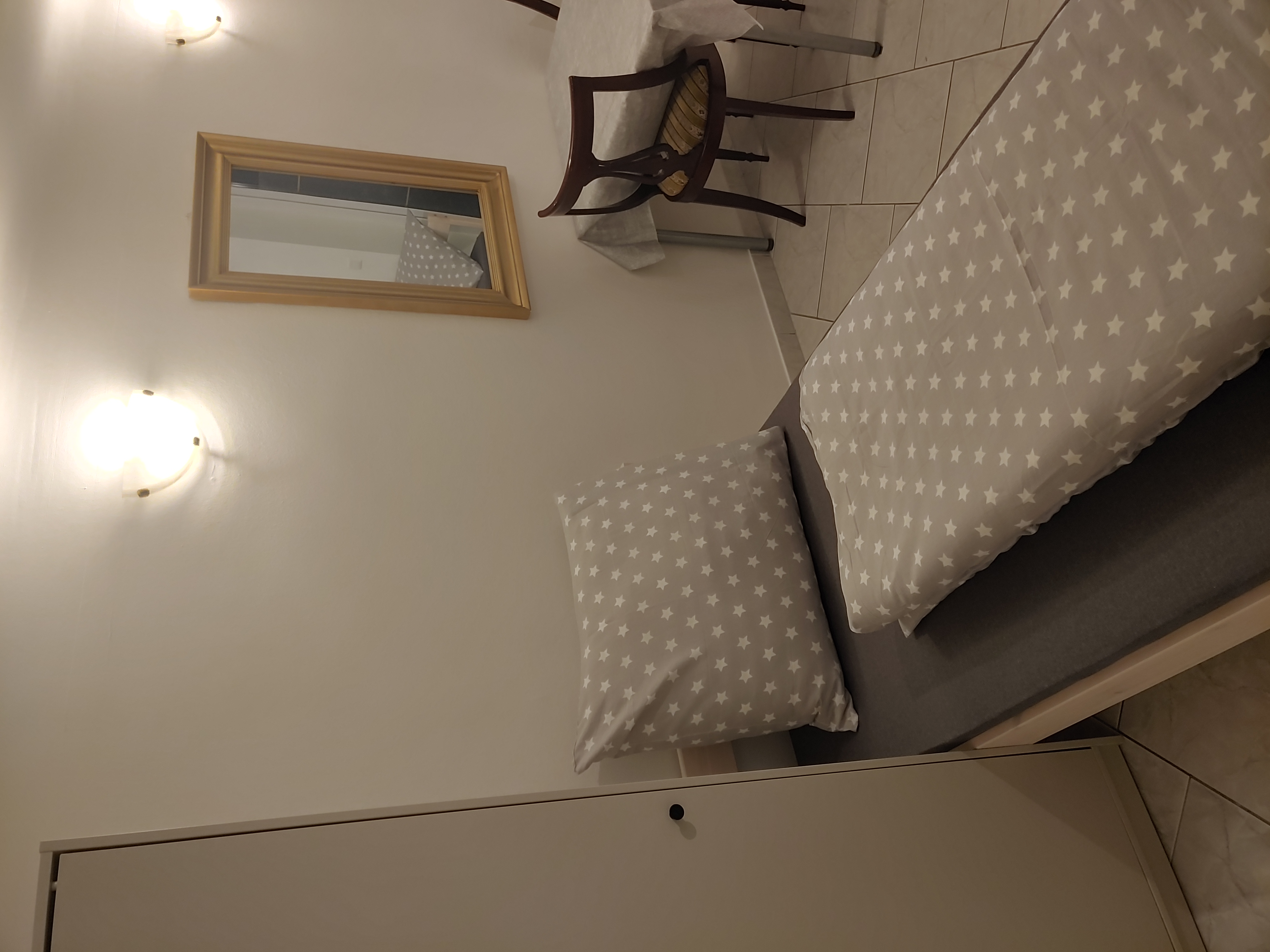 Monteurzimmer: Helles frisch, renoviertes Apartment Schwechat