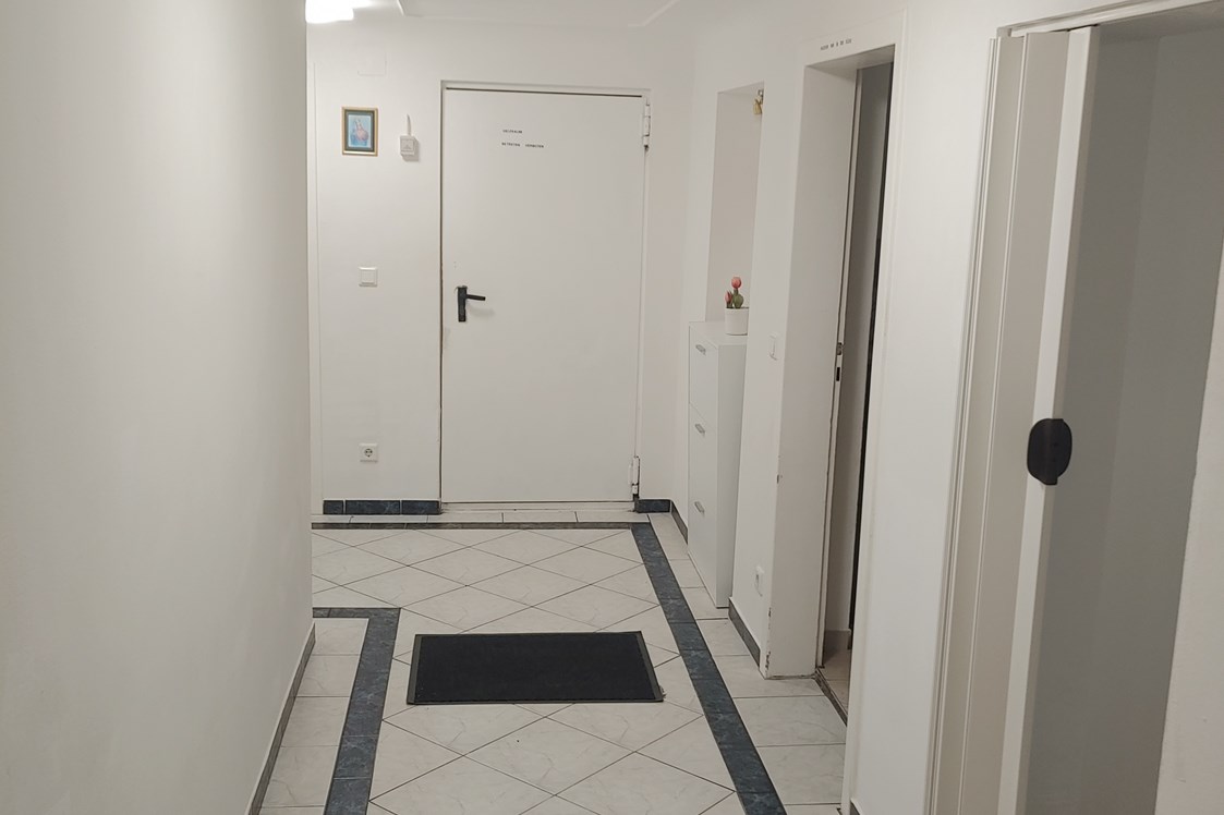 Monteurzimmer: Helles frisch, renoviertes Apartment Schwechat