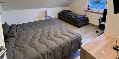Monteurwohnung - Parkplatz: kostenlose Parkplätze in der Straße - Bremen-Umland - MK Hostel Oyten, nähe Autobahn