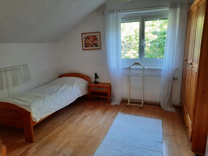 Monteurwohnung - PLZ 2482 (Österreich) - geräumiges Einzelzimmer mit privaten Badezimmer  - Arbeiter-Monteur-Pendlerzimmer - Breitensee-Schönbrunn