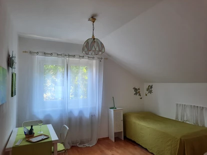 Monteurwohnung - PLZ 2482 (Österreich) - geräumiges Einzelzimmer mit privatem Badezimmer und Vorraum - Arbeiter-Monteur-Pendlerzimmer - Breitensee-Schönbrunn