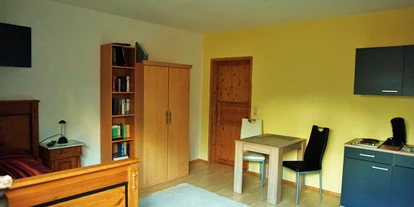 Monteurwohnung - WLAN - Presseck - Einzelzimmer kann auch optional mit Zustellbett als Doppelzimmer genutzt werden - Gästezimmer Hermann