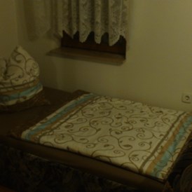 Monteurzimmer: Dritte Schlafmöglichkeit im Wohnzimmer - Manfred Schlothauer