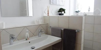 Monteurwohnung - Uslar - Badezimmer - Ferienwohnung 110 qm, Monteurzimmer Uslar im Solling Niedersachsen