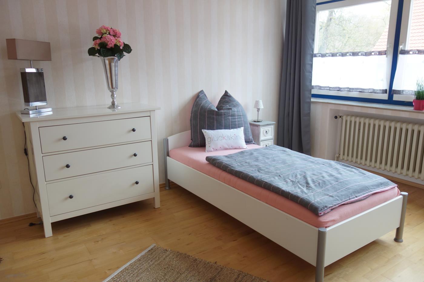 Monteurzimmer: Schlafzimmer - Ferienwohnung/ Monteurzimmer Uslar