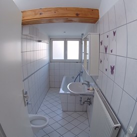 Monteurzimmer: Badezimmer - Schöne Unterkünfte nahe Frankfurt am Main