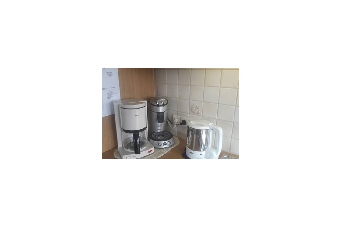 Monteurzimmer: Filterkaffemaschine,Senseo KaffeePad Maschine,Wasserkocher - Ingrid SCHWARZENBACHER