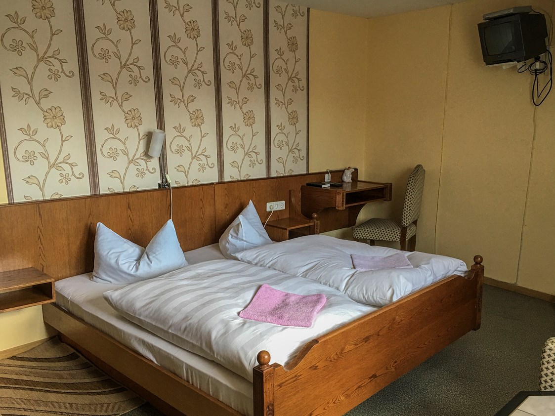 Monteurzimmer: Doppelzimmer mit Etagenbad - Unterkunft 5km von Kastellaun