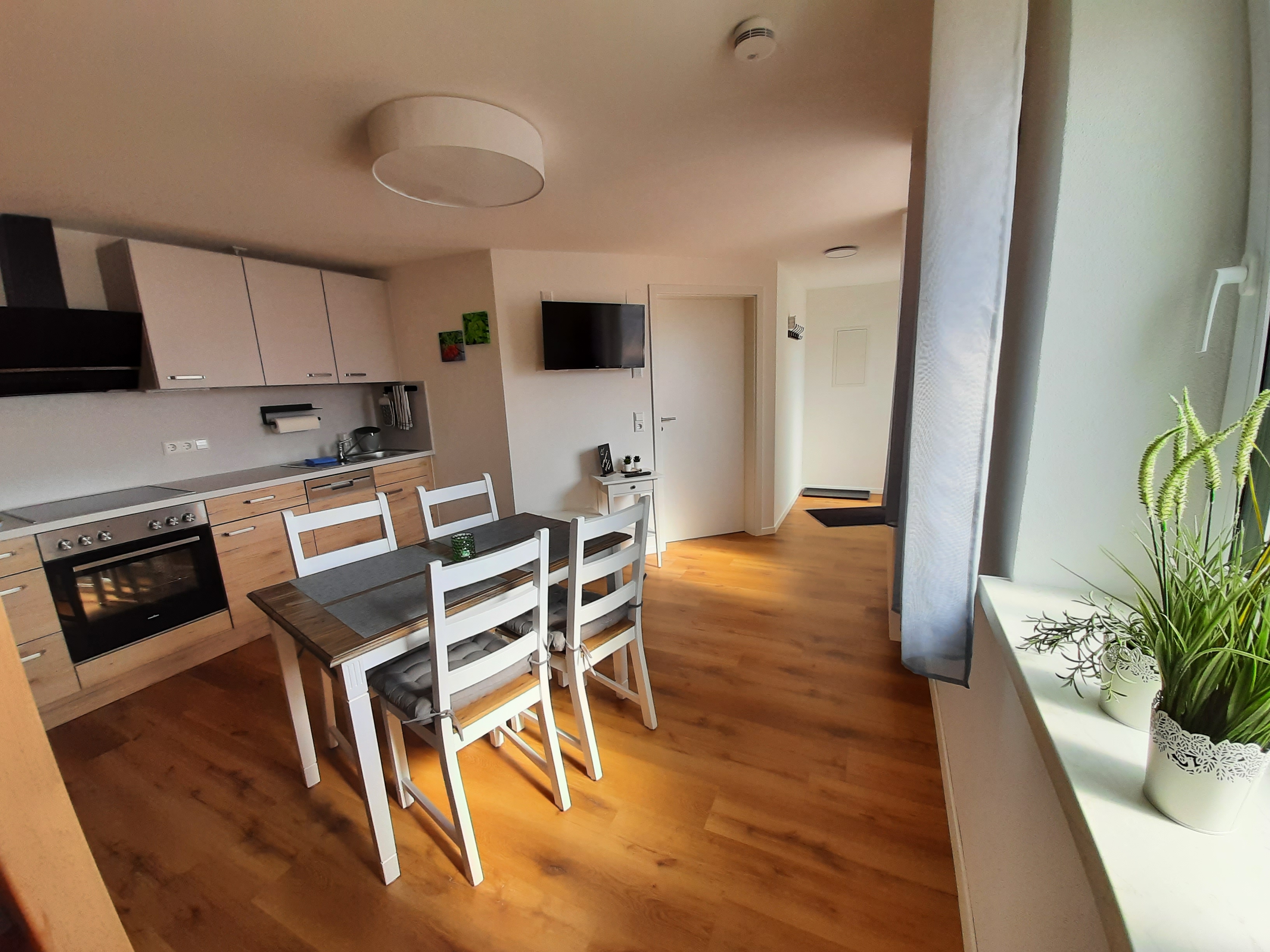 Monteurzimmer: Wohnung 5, Küche mit Eßbereich - Gästehaus Buberl