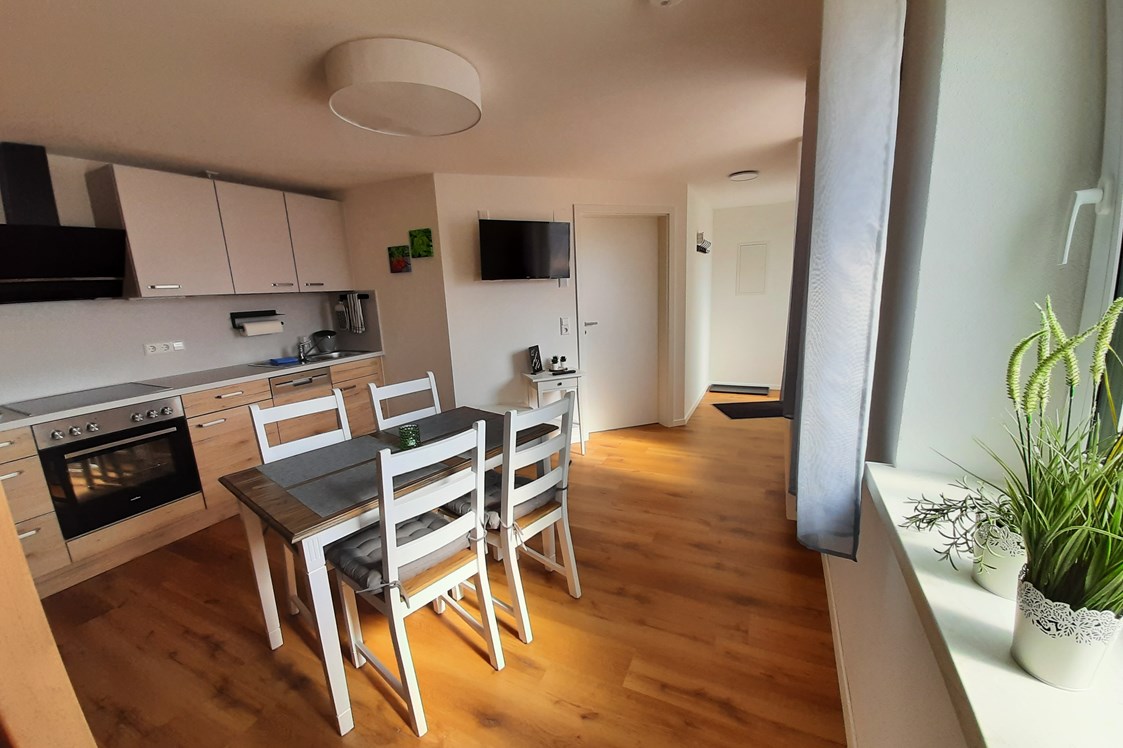 Monteurzimmer: Wohnung 5, Küche mit Eßbereich - Gästehaus Buberl