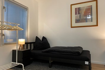 Monteurzimmer: Ansicht Bett 200x 100cm - Komfort Monteurzimmer / Handwerkerzimmer Brandenburg Havel
