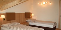 Monteurwohnung - Österreich - Schlafzimmer, Betten vorwiegend teilbar - Villa-Wallersee