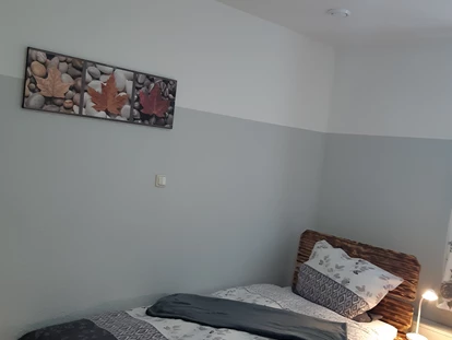 Monteurwohnung - Bettwäsche: Bettwäsche gegen Gebühr - Deutschland - Schlafzimmer Nr 3, nach Innenhof gerichtet - Fewozie