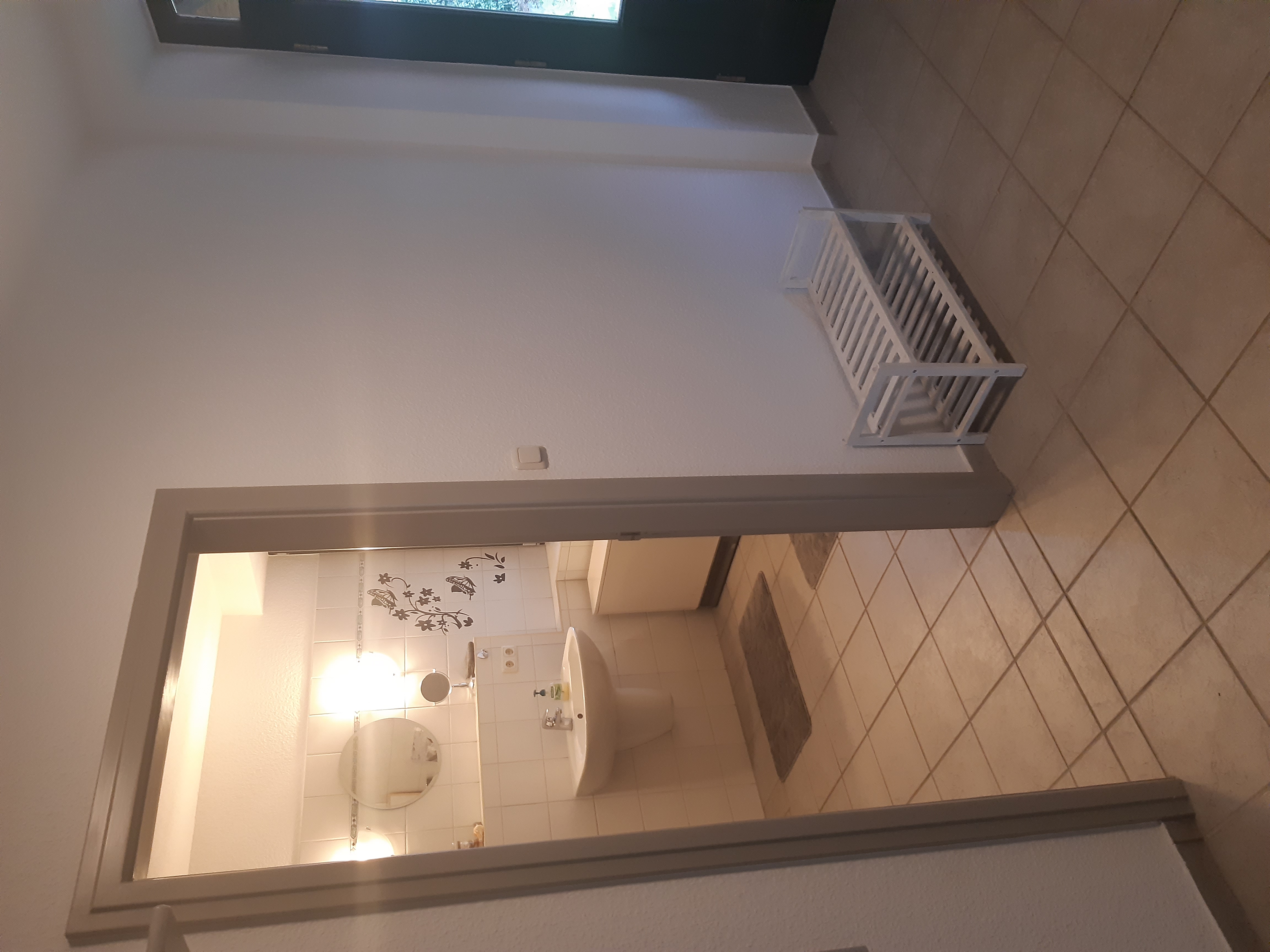 Monteurzimmer: Blick vom Flur - Fewozie