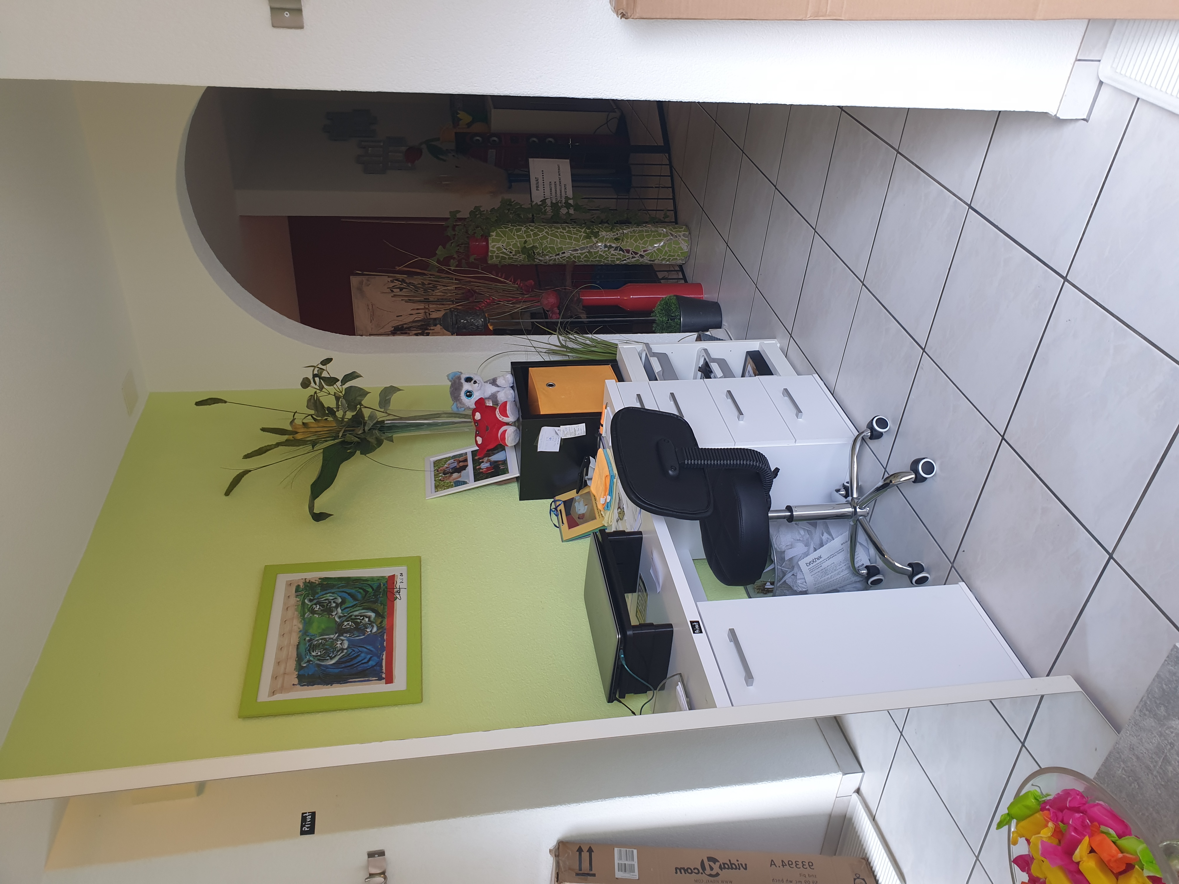 Monteurwohnung - Kühlschrank - Schweiz - Entree, Check-in - Guesthouse Claudia