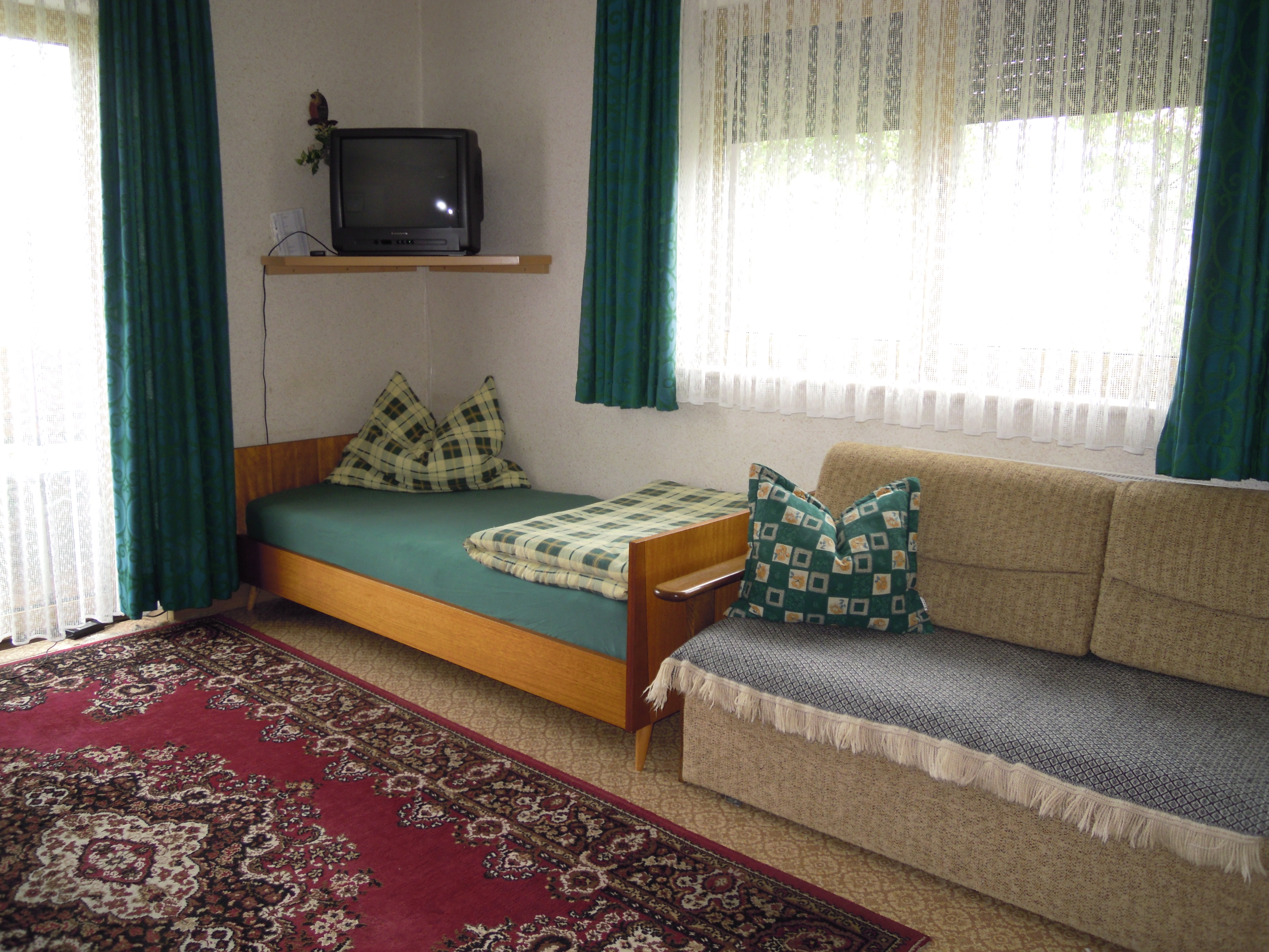 Monteurwohnung - Parkplatz: eigener Parkplatz vorhanden - Salzburg - Seenland - Gästehaus Jedinger