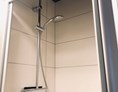 Monteurzimmer: Große Dusche mit Wellness Regen Brause sowie normalem Duschkopf - Schlafen wie Zuhause Monteur und Ferienwohnungen Rahden