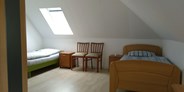 Monteurwohnung - Binnenland - Doppelzimmer mit Einzelbetten im Monteurhaus in Oeversee. - Haus Barderup