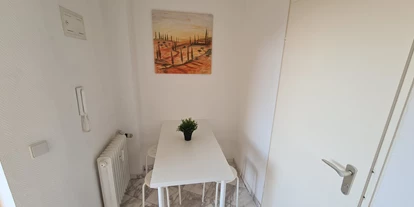 Monteurwohnung - PLZ 71083 (Deutschland) - Essbereich - Monteurwohnung in Sindelfingen,Mindestmietzeit 6 Monate, 17 Euro
