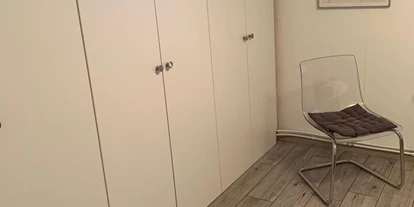 Monteurwohnung - Kühlschrank - Braunschweig - Schlafzimmer - Einbauschrank - Gästehaus Vordorf