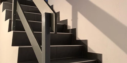 Monteurwohnung - Kühlschrank - Braunschweig - Treppe ins Obergeschoss - Gästehaus Vordorf