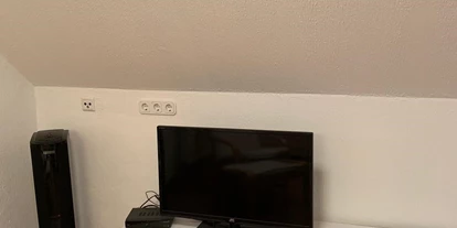 Monteurwohnung - Kühlschrank - Braunschweig - Wohnzimmer - Gästehaus Vordorf