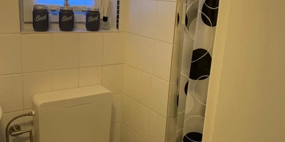 Monteurwohnung - Kühlschrank - Braunschweig - kleines Bad - Gästehaus Vordorf