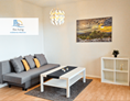 Monteurzimmer: Beispielbild Wohnzimmer - flex living - Monteurwohnungen in Stralsund (DEU|EN|PL|HU)