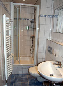 Monteurwohnung - Küche: Küchenmitbenutzung - Köln, Bonn, Eifel ... - Eigenes Bad - Privatzimmer Starmanns