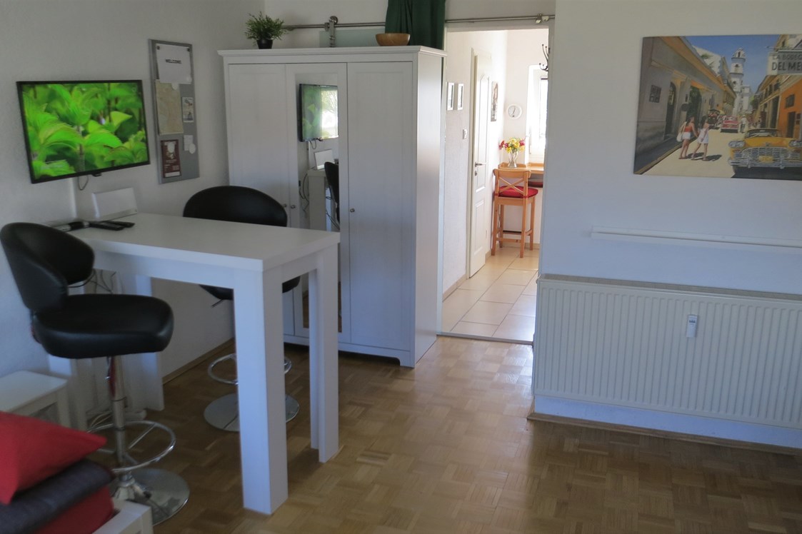 Monteurzimmer: Blick vom DZ in die Küche - Düssel-Wohnung