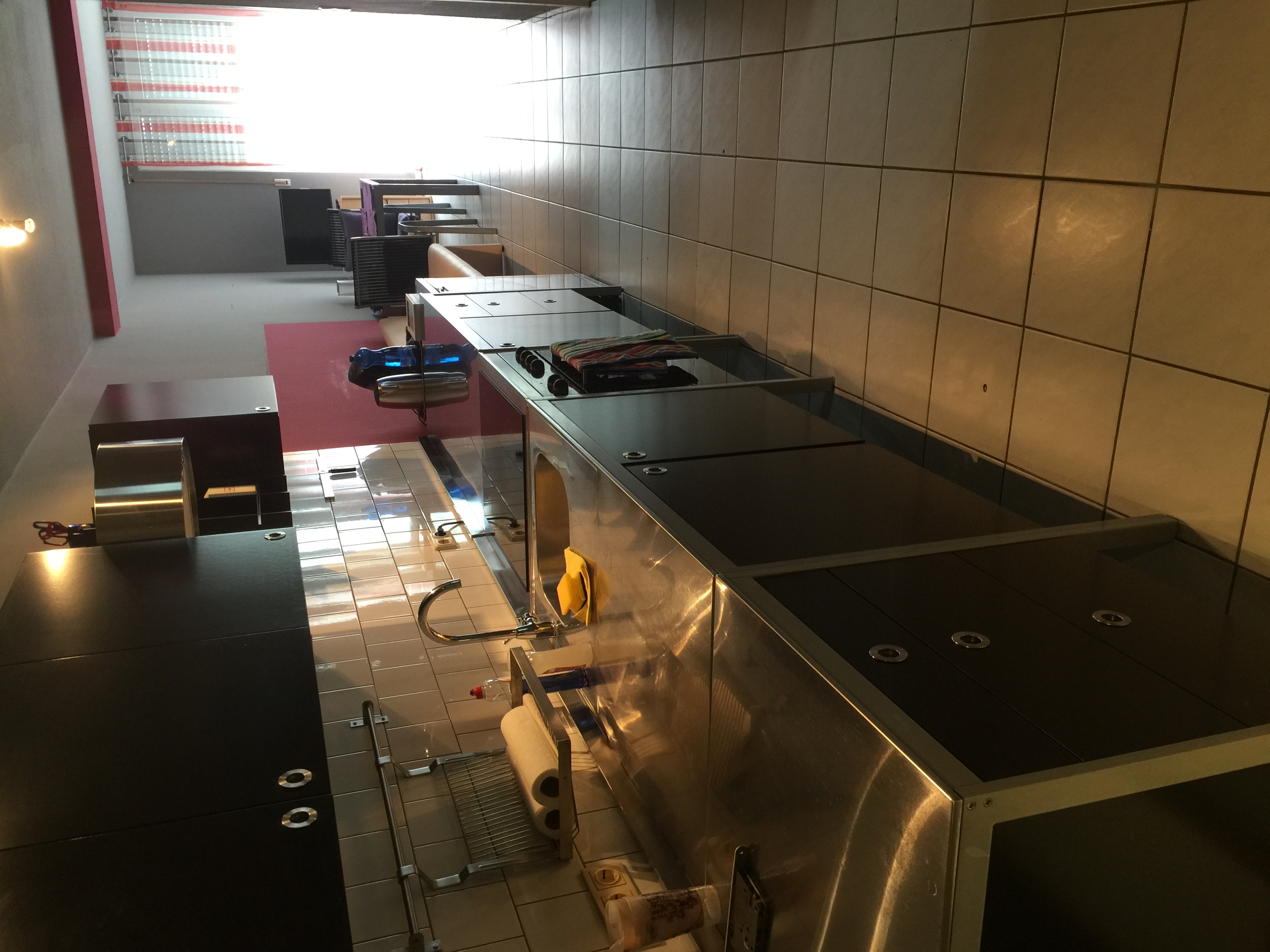 Monteurzimmer: Küche und Flur  - Miller & Ihrig Immobilien