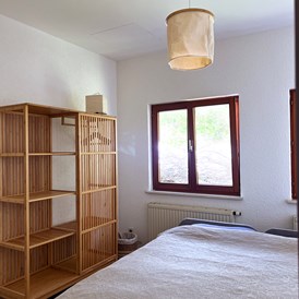 Monteurzimmer: FEWO2: Schlafzimmer - Talwohnungen (🏠 3 Wohnungen für je max 3Personen)