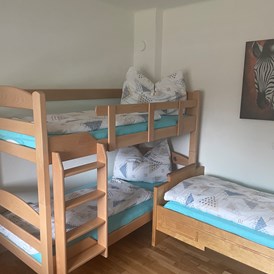 Monteurwohnung: Monteurwohnung in Irschen für 3 Personen - Einzelbetten, gemütliche Küche